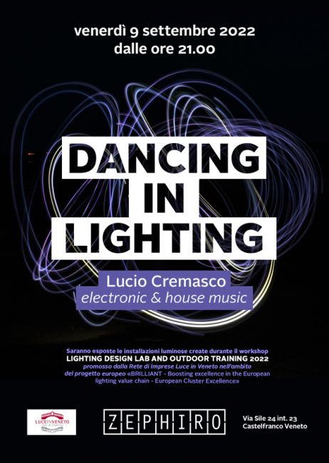 copertina Dancing in  lighting